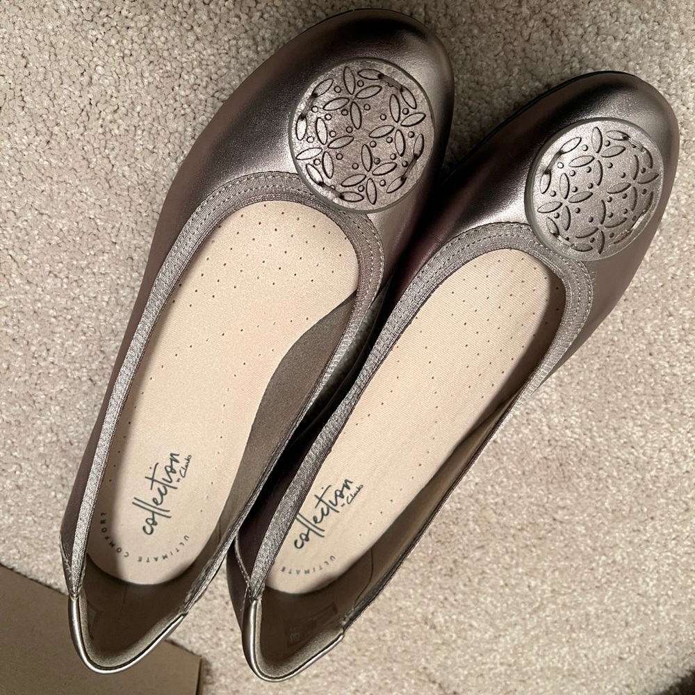 Clarks flats